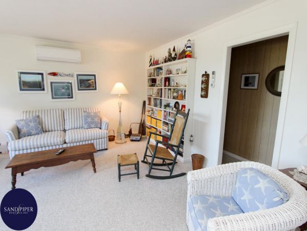 Cape Cod Home 994793