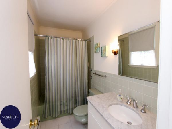 Cape Cod Home 994793