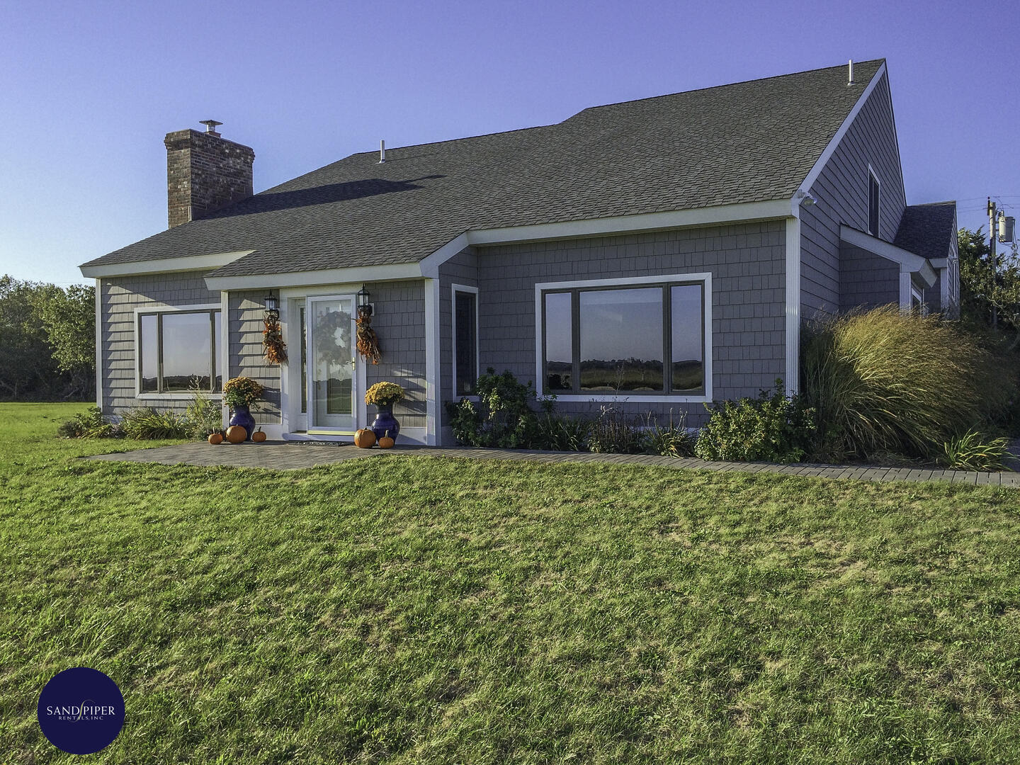 Cape Cod Home 994794