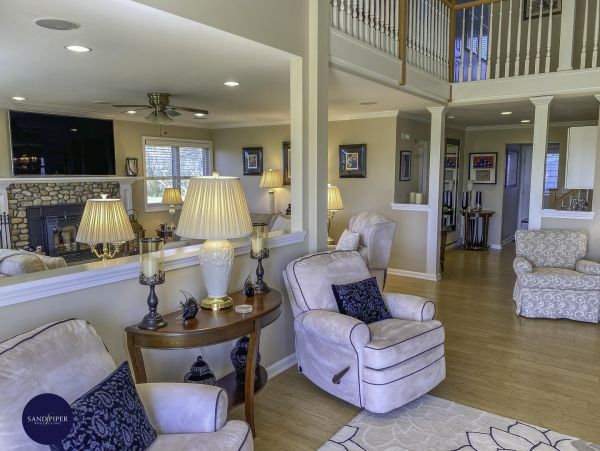 Cape Cod Home 994794