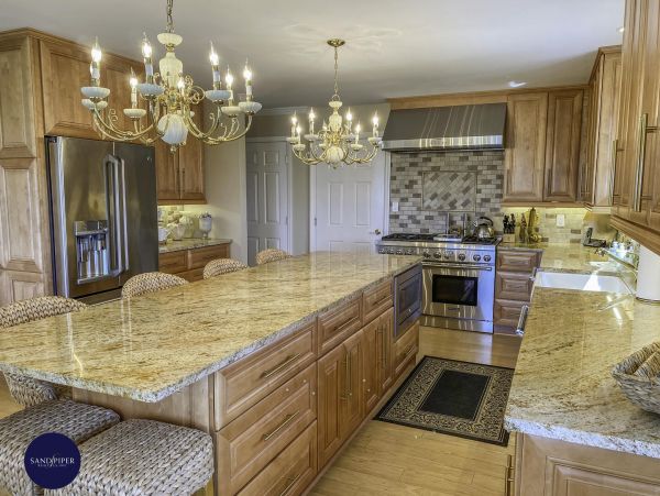 Cape Cod Home 994794