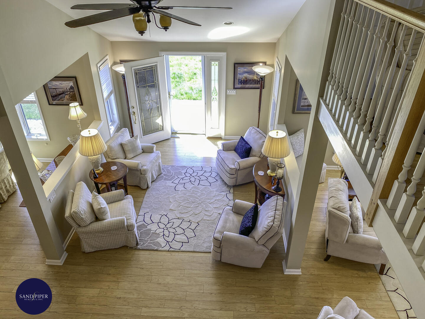 Cape Cod Home 994794