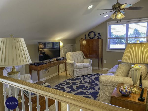 Cape Cod Home 994794