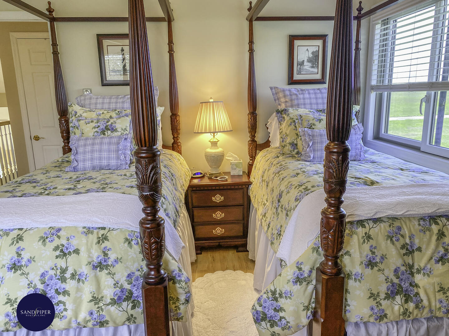 Cape Cod Home 994794