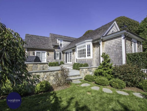 Cape Cod Home 994795