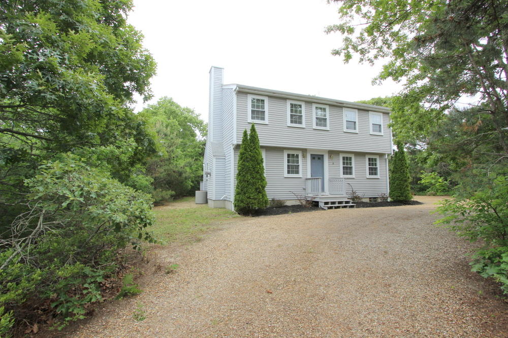 Cape Cod Home 994796
