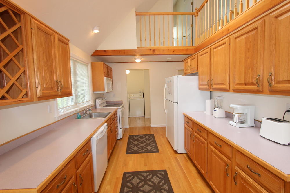 Cape Cod Home 994796