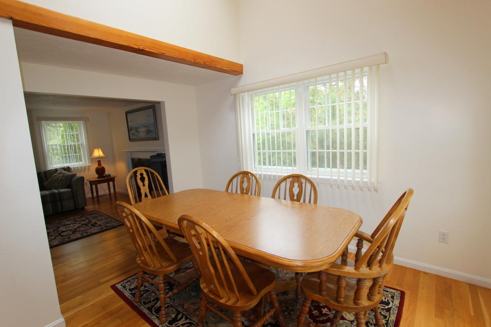 Cape Cod Home 994796