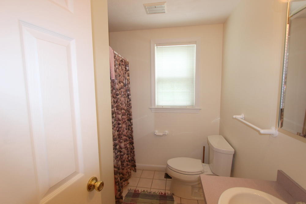 Cape Cod Home 994796