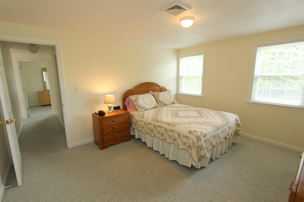 Cape Cod Home 994796