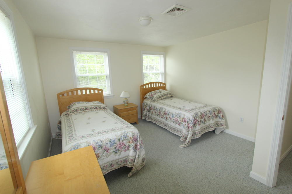 Cape Cod Home 994796