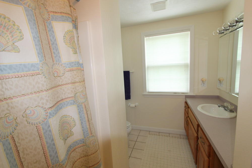 Cape Cod Home 994796