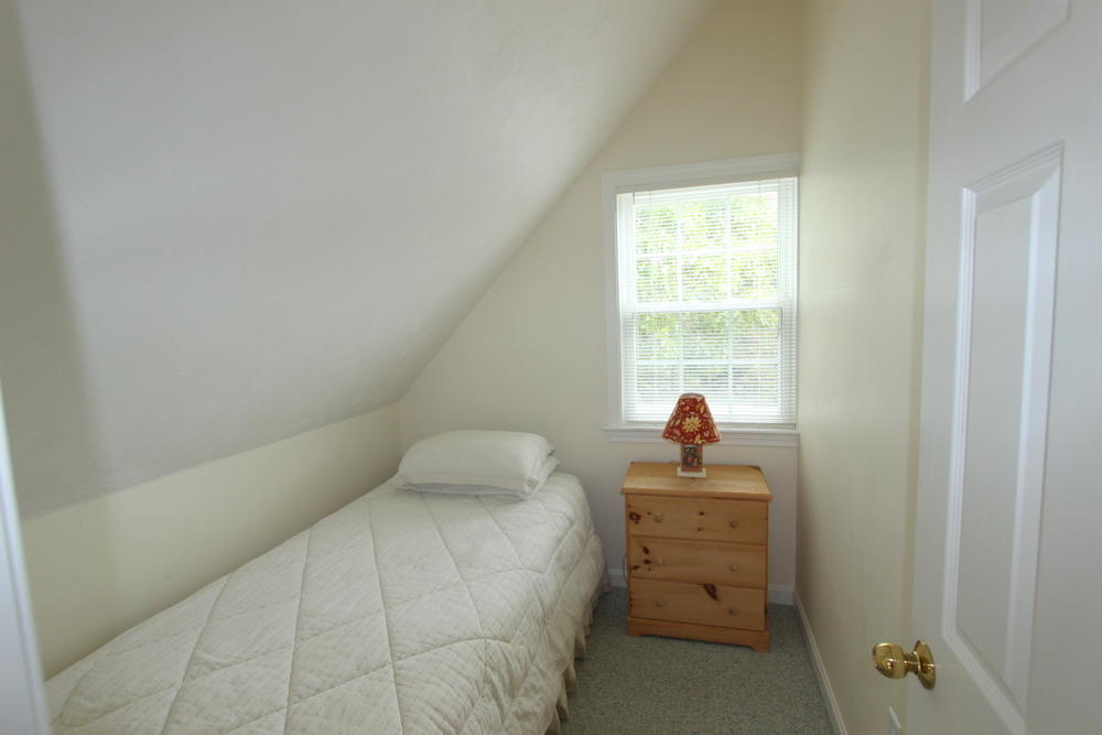 Cape Cod Home 994796