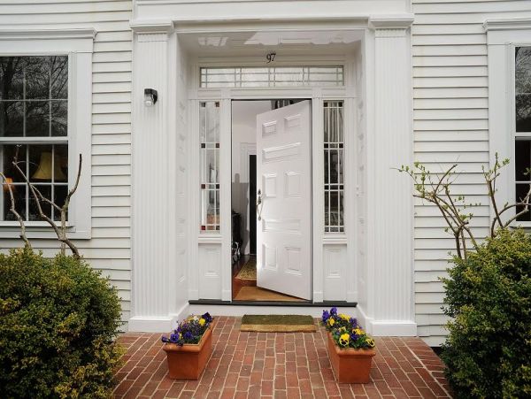 Cape Cod Home 994797