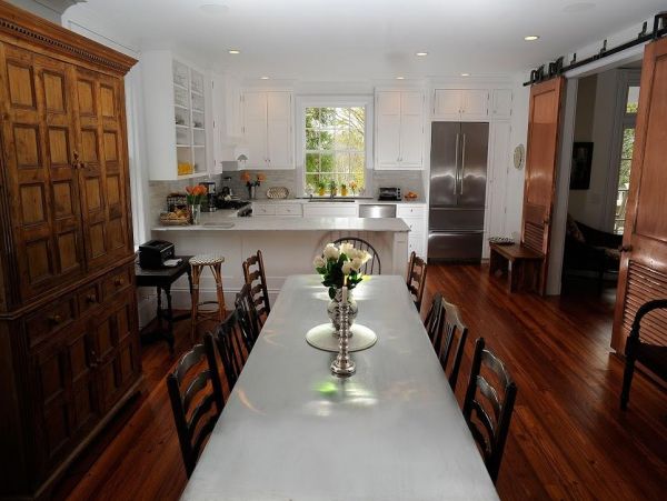Cape Cod Home 994797