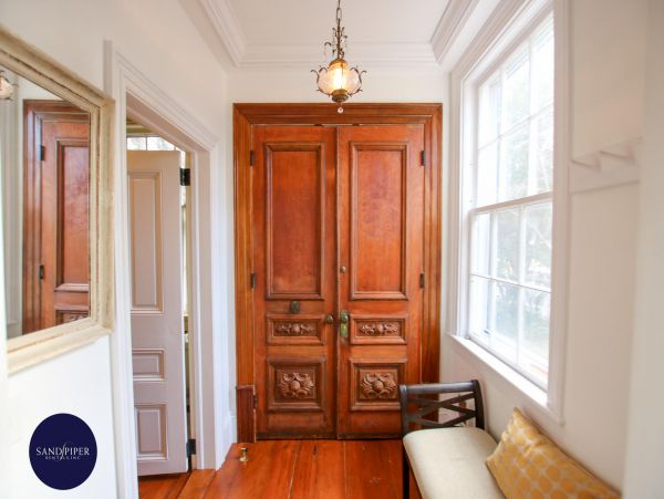 Cape Cod Home 994797