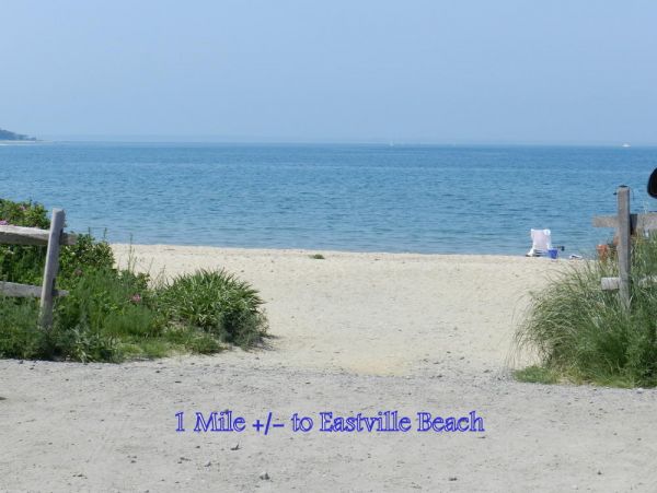 Cape Cod Home 994797