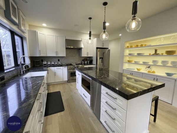 Cape Cod Home 994798