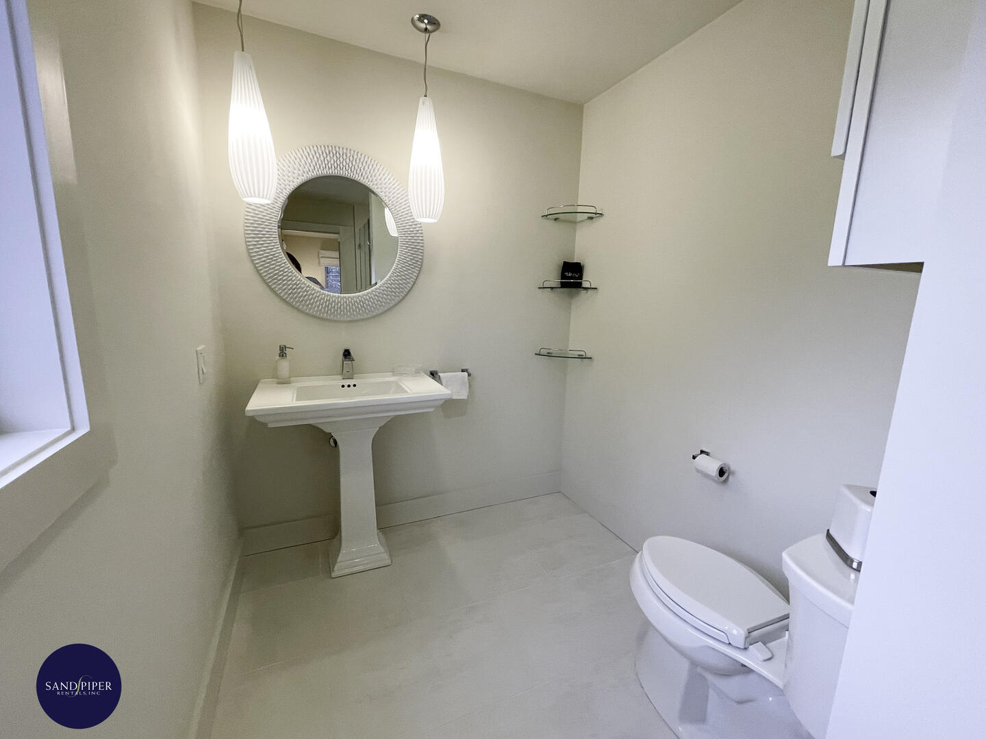 Cape Cod Home 994798