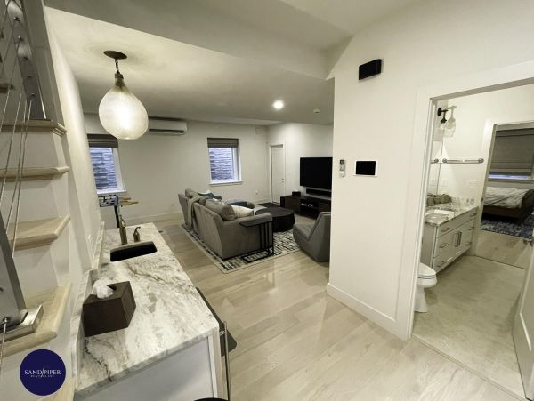 Cape Cod Home 994798