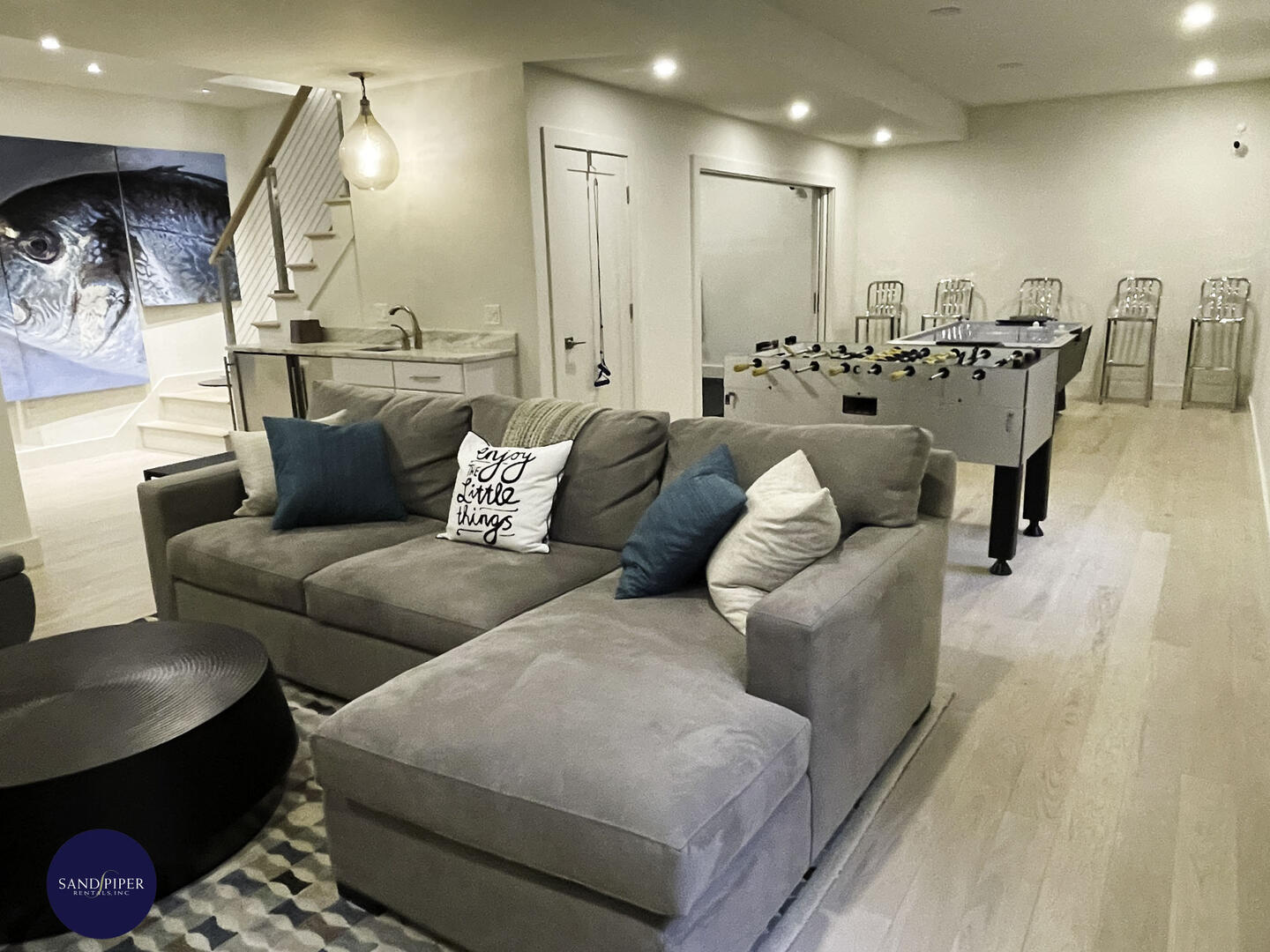 Cape Cod Home 994798