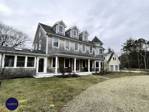 Cape Cod Home 994798