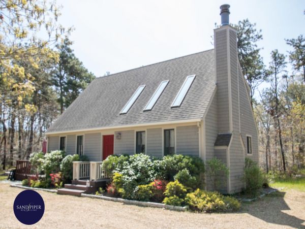 Cape Cod Home 994799