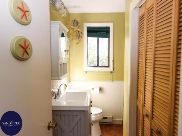 Cape Cod Home 994799