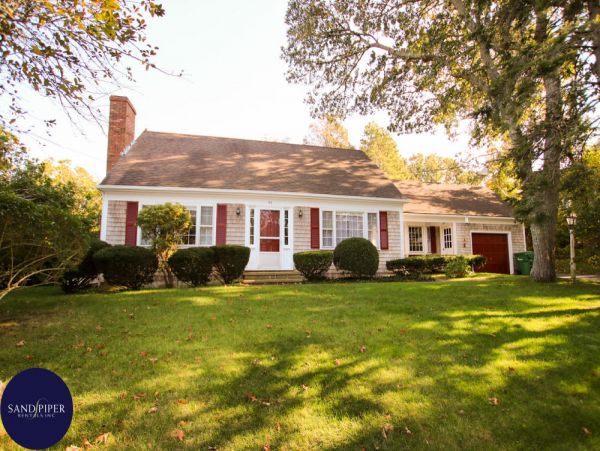 Cape Cod Home 994800
