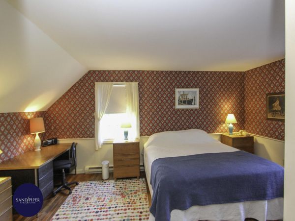 Cape Cod Home 994800