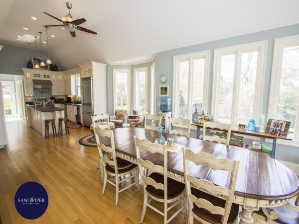 Cape Cod Home 994801