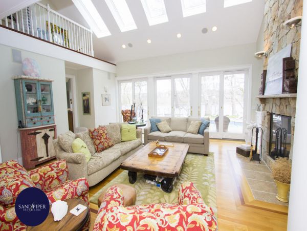 Cape Cod Home 994801