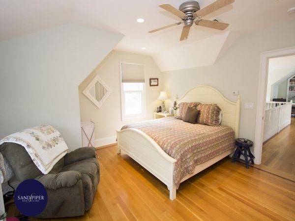 Cape Cod Home 994801