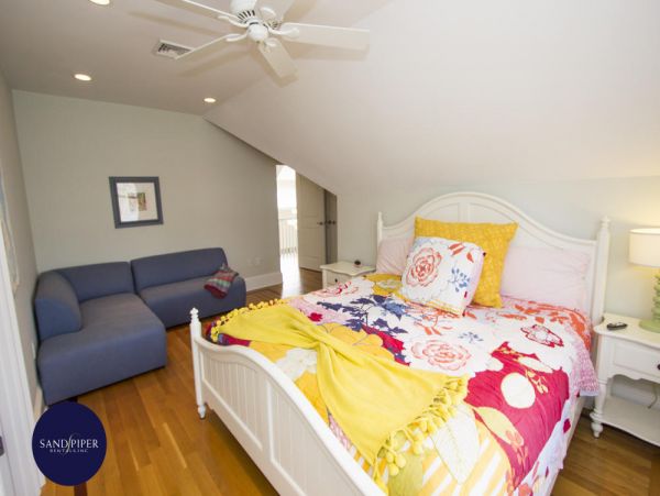 Cape Cod Home 994801