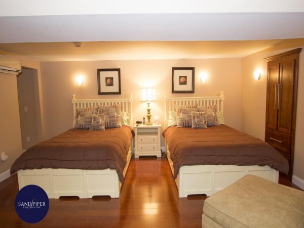 Cape Cod Home 994801
