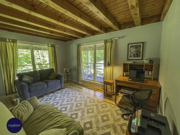 Cape Cod Home 994802