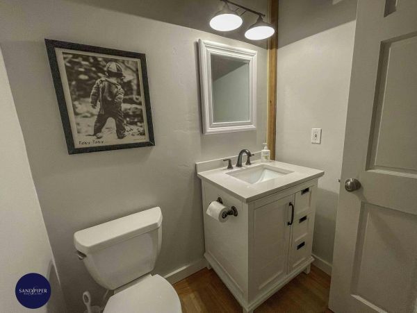 Cape Cod Home 994802