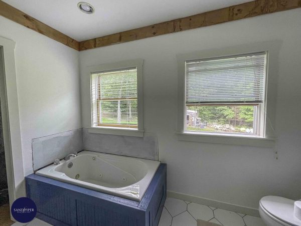 Cape Cod Home 994802
