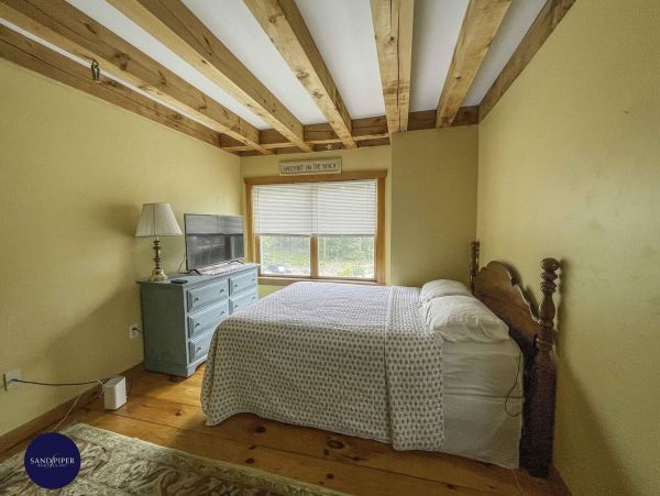 Cape Cod Home 994802