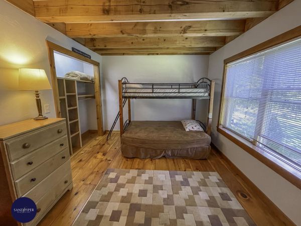 Cape Cod Home 994802