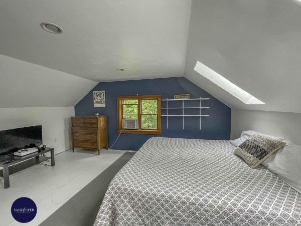 Cape Cod Home 994802