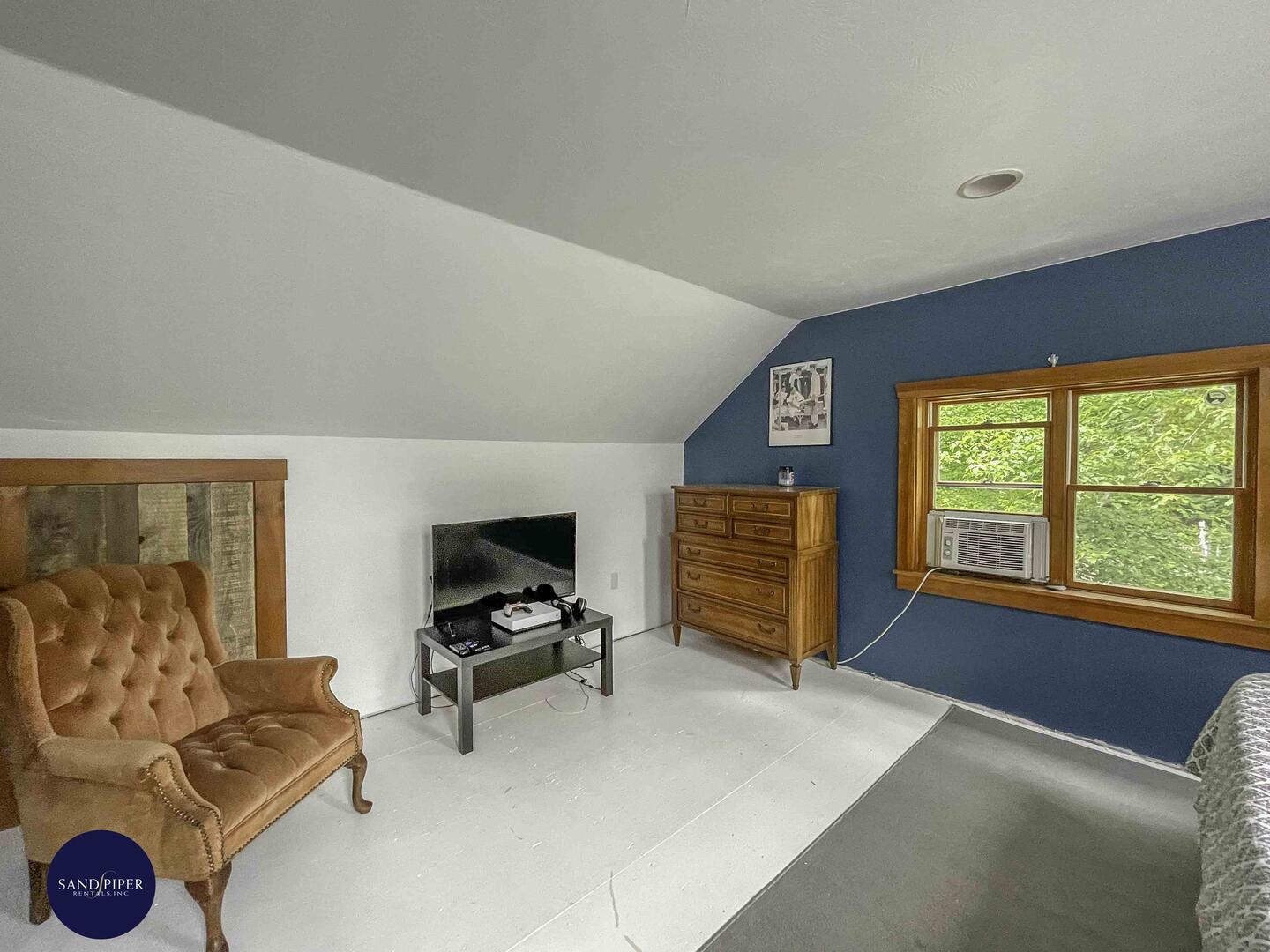 Cape Cod Home 994802