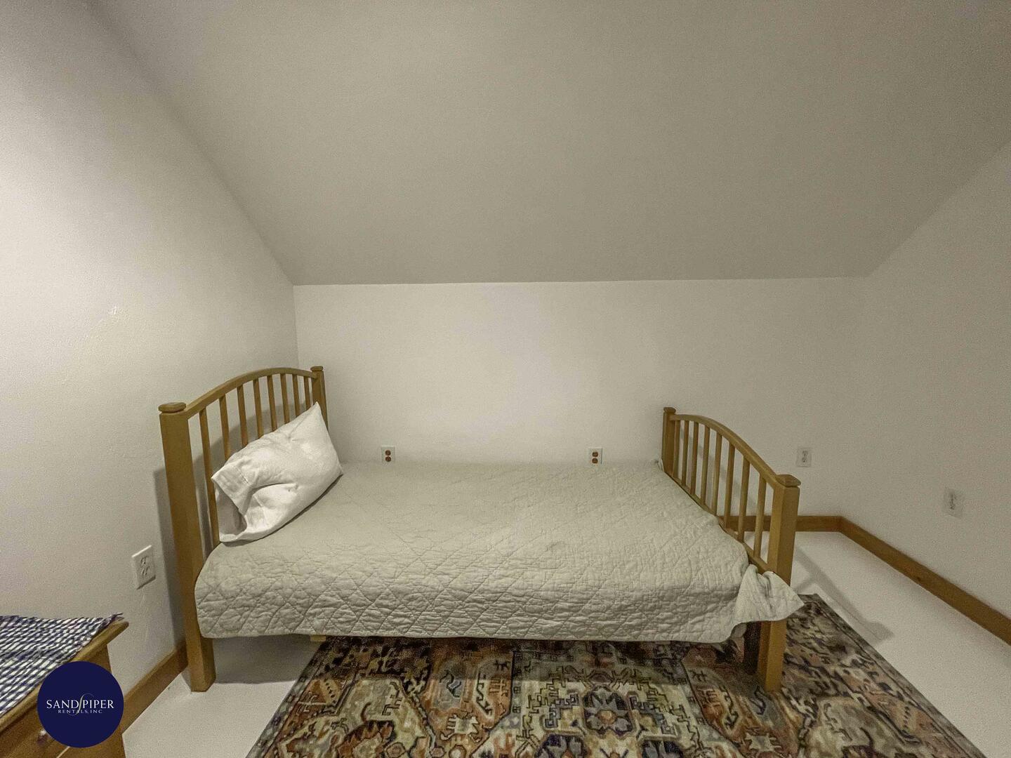 Cape Cod Home 994802