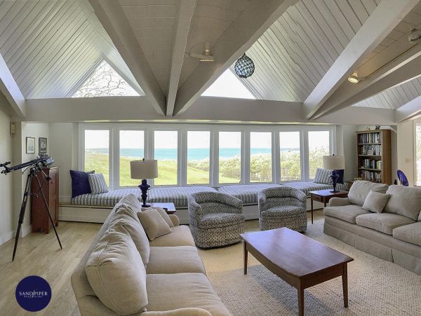Cape Cod Home 994803