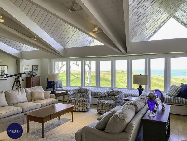Cape Cod Home 994803