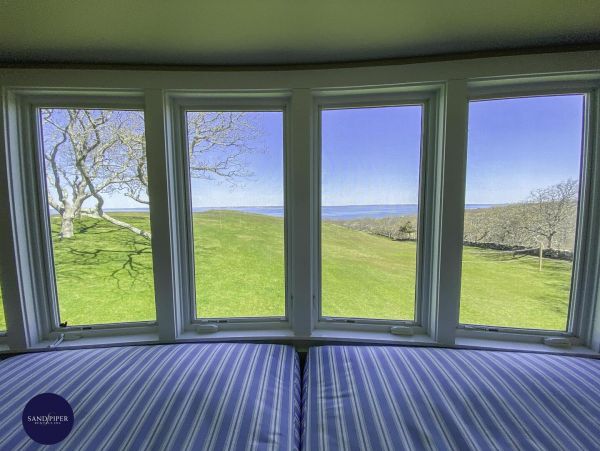 Cape Cod Home 994803