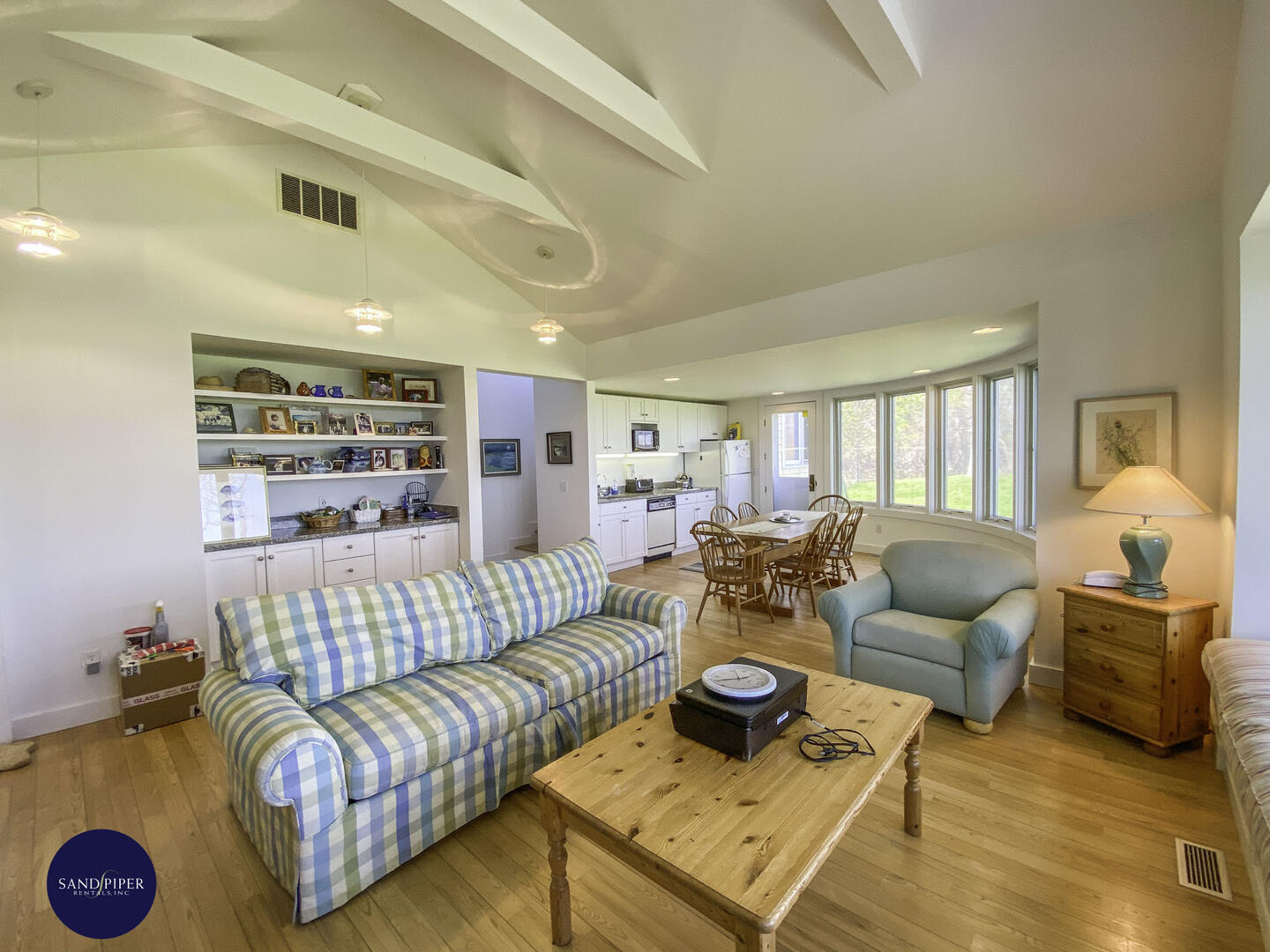 Cape Cod Home 994803