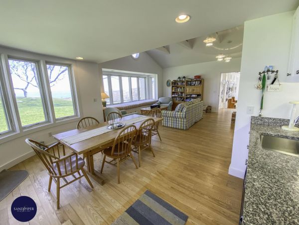 Cape Cod Home 994803
