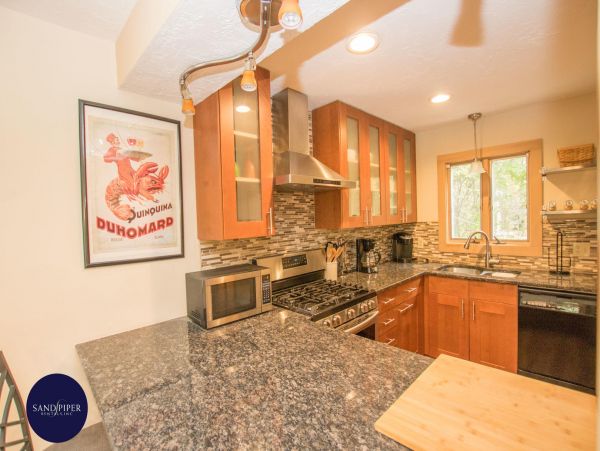 Cape Cod Home 994804