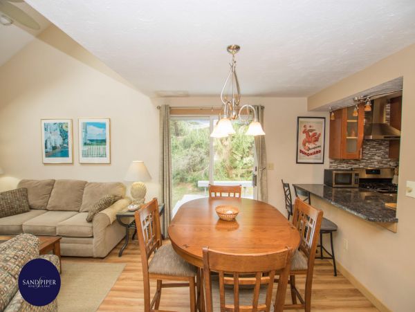 Cape Cod Home 994804